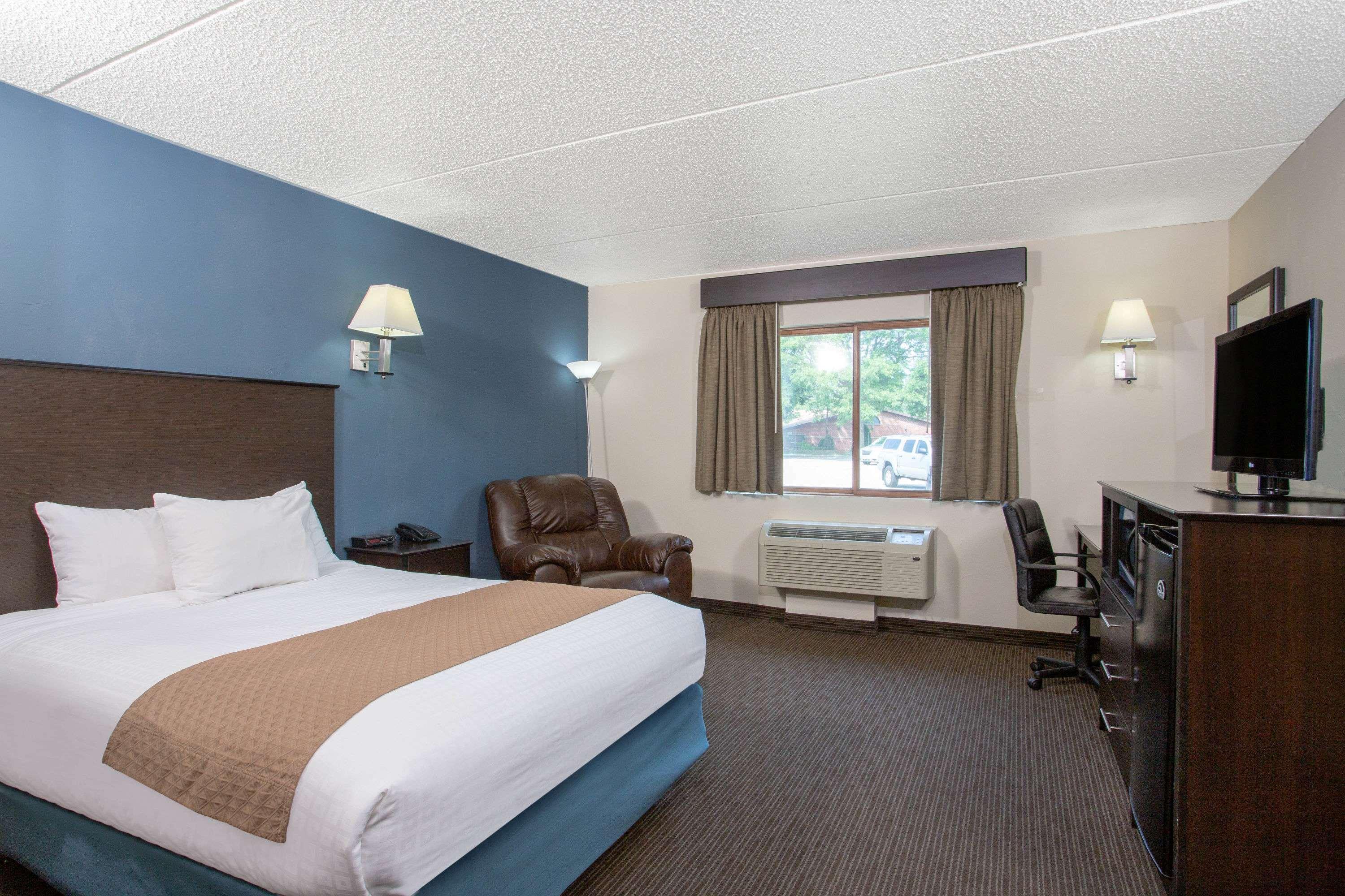 Americinn By Wyndham Green Bay West Экстерьер фото