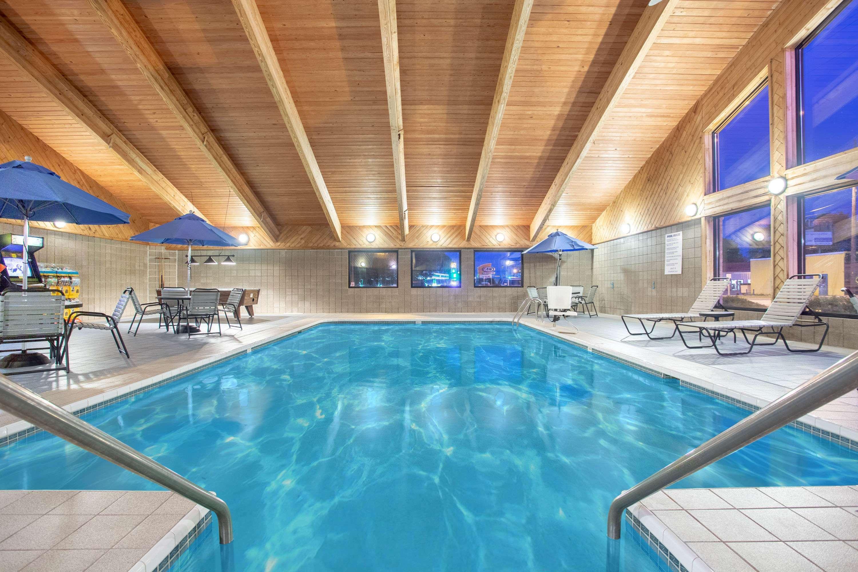 Americinn By Wyndham Green Bay West Экстерьер фото