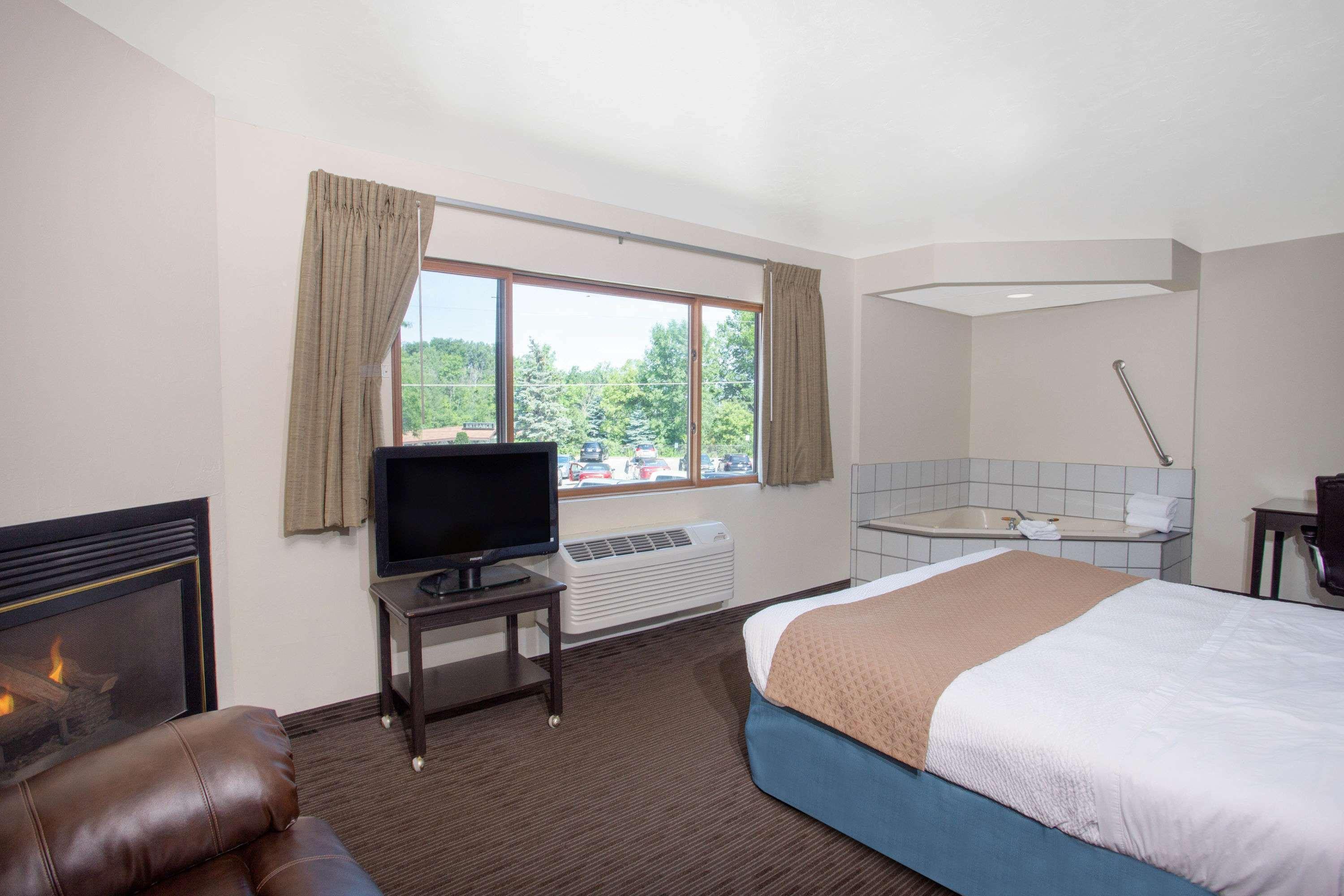 Americinn By Wyndham Green Bay West Экстерьер фото